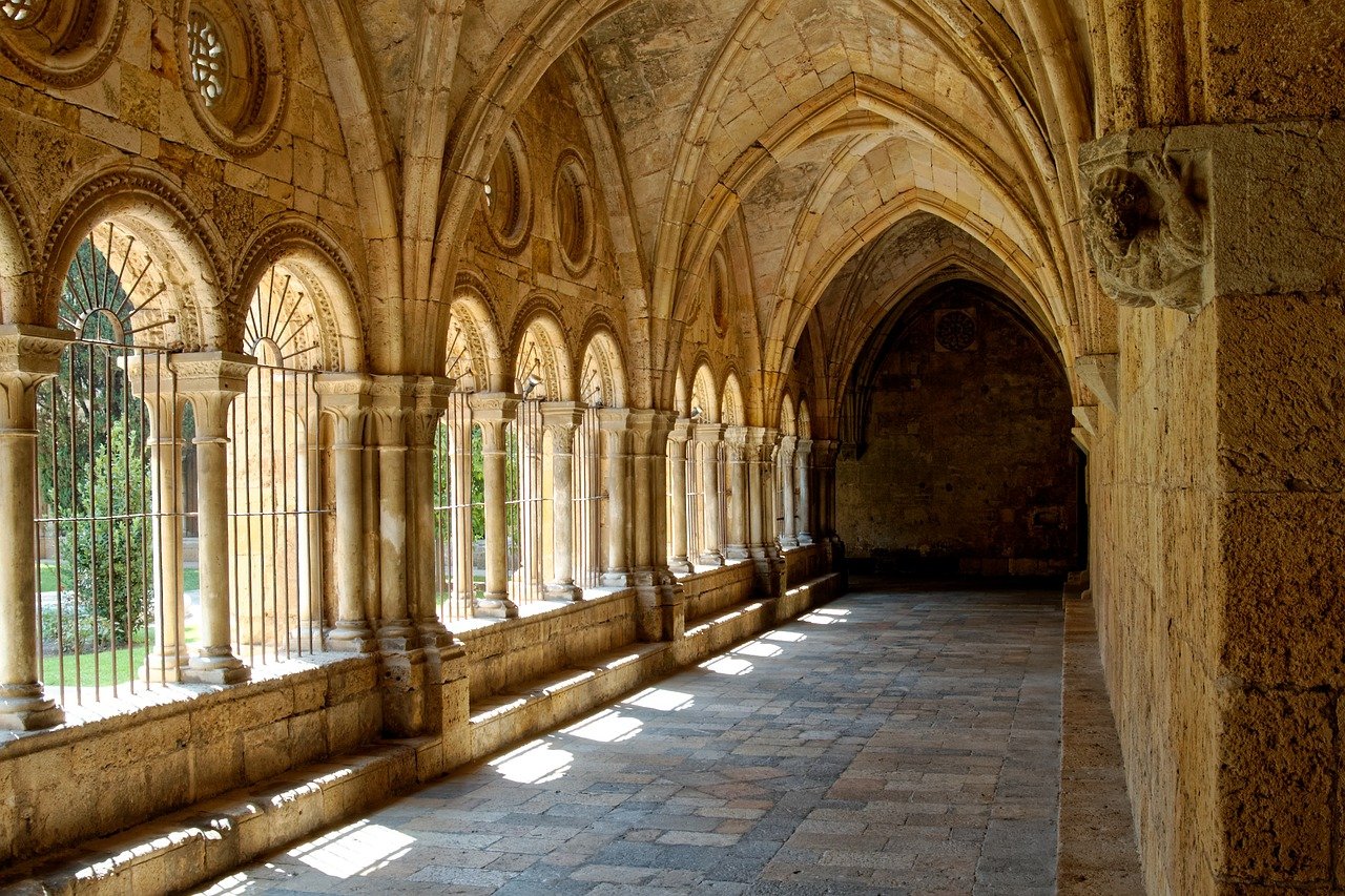 Wieviele Mönche waren infiziert? /opajupp/die-seuche-im-kloster/romanesque-g77db980ee_1280.jpg